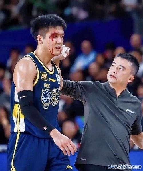 黄荣奇砍下20分广东力克吉林 孙铭徽21分广厦不敌山西